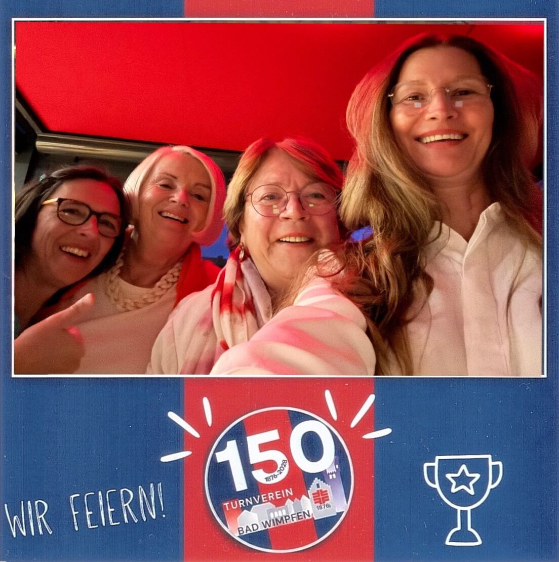 4 Frauen in einer Fotobox