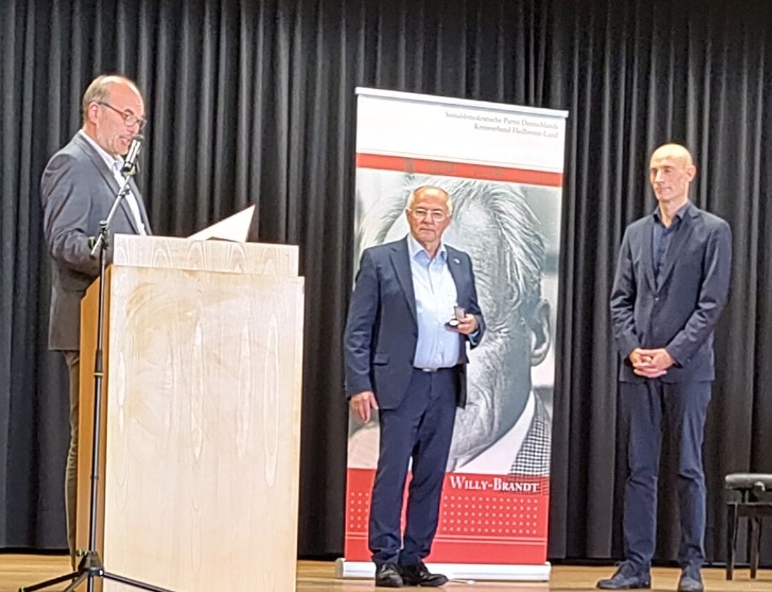 Ehrung Josip Juratovic und Laudatio Redner Petar Drakul