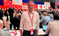 Macit auf dem Parteitag